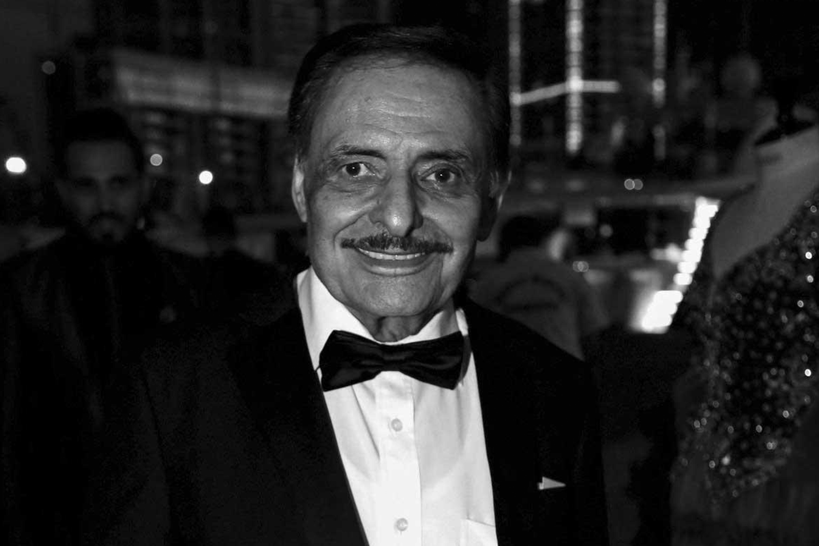 الجميّل ينعى أنطوان كرباج: يرحل تاركًا لبنان ومدينة الشمس وأدراجها في حزن عميق