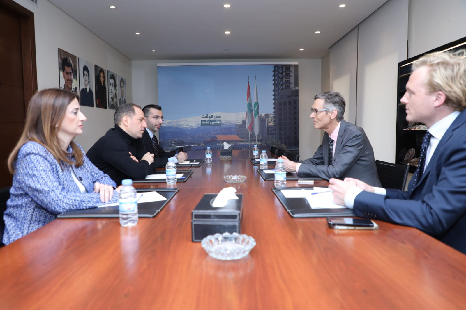 لقاء مع السفير الهولندي وتأكيد على ضرورة استعادة سيادة الدولة اللبنانية