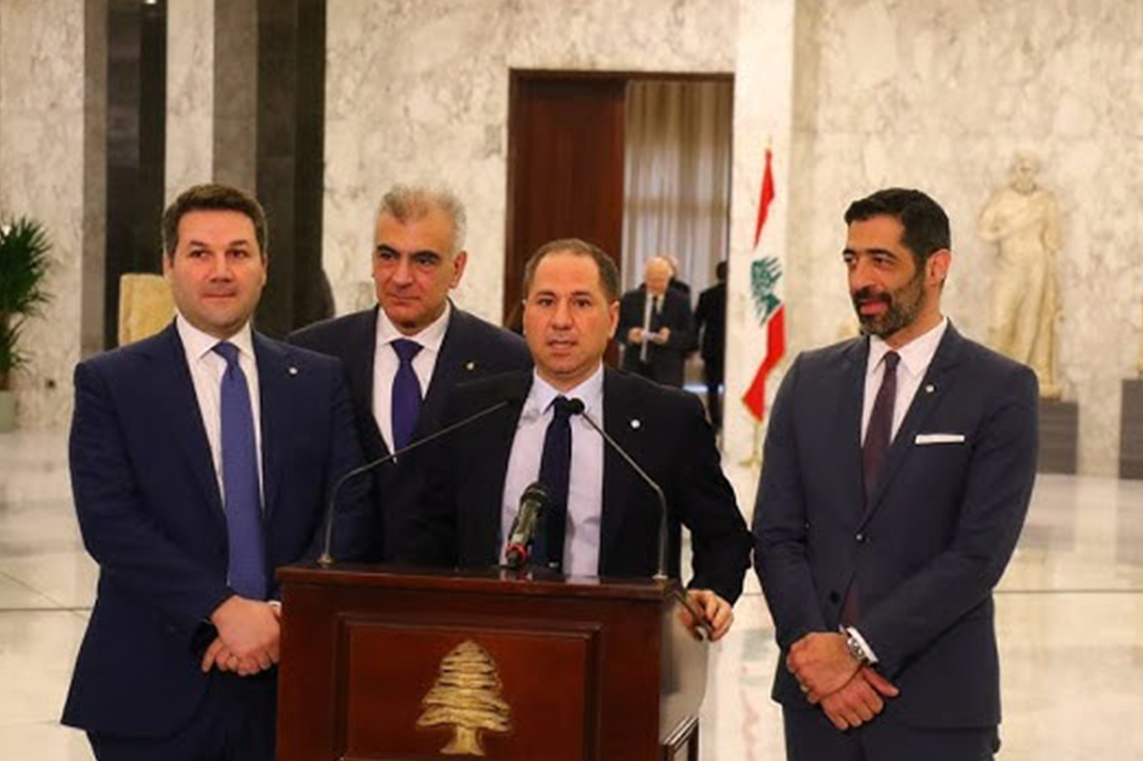 بعد الإستشارات النيابية الملزمة: الاصطفاف الوحيد الذي نريده هو تحت سقف الدستور والقانون وخطاب القسم