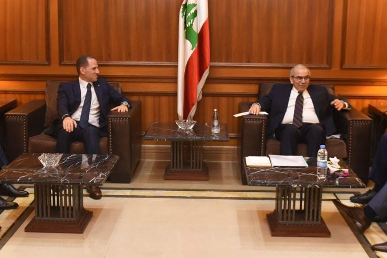 عد لقاء كتلة الكتائب الرئيس المكلّف: فتحنا صفحة جديدة نريدها سيادية بامتياز وتتمثل باستعادة الدولة قرارها ويطبّق فيها القانون والدستور والمساواة والشراكة بعيدًا عن منطق الفرض