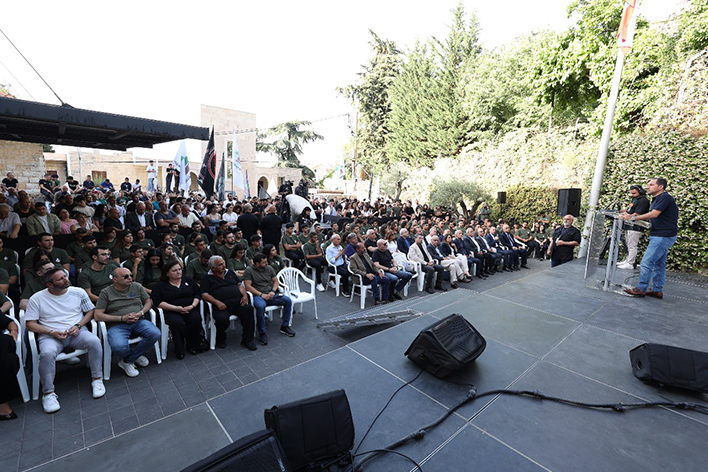 في لقاء مع شباب وطلاب الكتائب: ويلات لبنان بدأت من جبهة الجنوب وتنتهي مع إغلاقها... ولحزب الله: عد الى لبنانيتك وتساوَ مع الآخرين وسلّم سلاحك