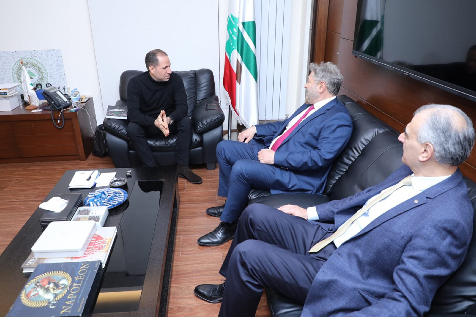 لقاء مع افرام بحضور الصايغ: هدفنا الأول والأخير الوصول إلى تحالف أكبر في جونيه